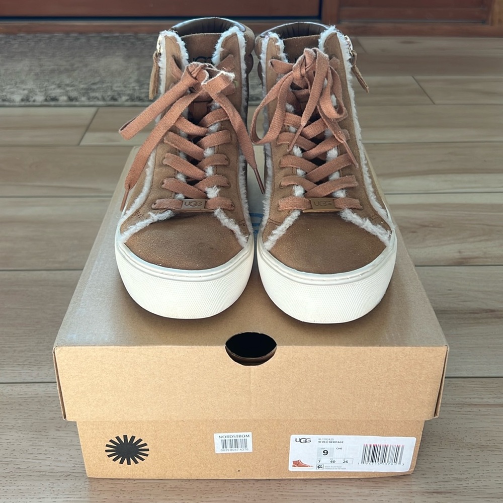 Gently used Ugg Ollie Heritage